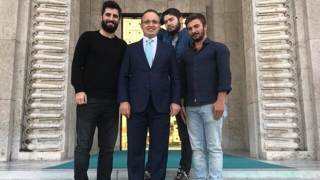 Meclisin kapısında fenomen diyalog!