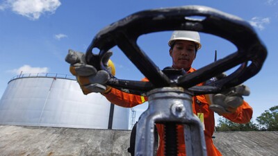 Petrol fiyatı sene sonunda ne olacak? Tahminler yükseldi