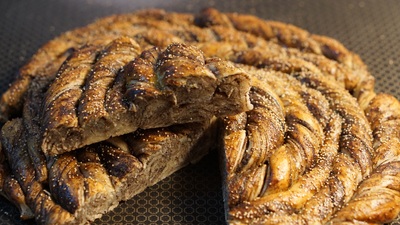 Katar'da gıda fuarına giden Türk iş adamına 'ekmek'ten gözaltı