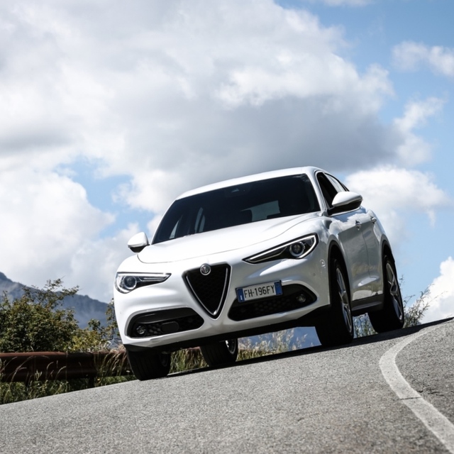 Tarihindeki ilk SUV modeli Türkiye'de... İşte fiyatı
