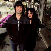 Vega: Kalabalıklardan kaçıyoruz