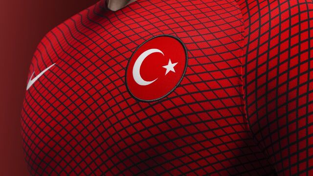 Yıldız futbolcu kadrodan çıkarıldı