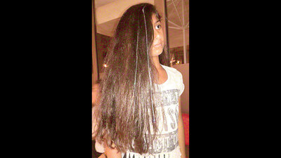 Lösemili çocuklar için saçını uzattı