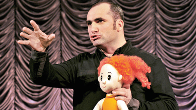 'Entelektüel tiyatrocular imamı' Pekin tutuklandı