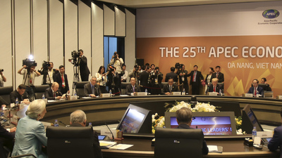 Trump ile Duterte ilk kez görüştü