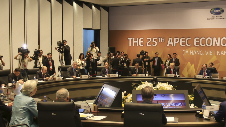 Trump ile Duterte ilk kez görüştü