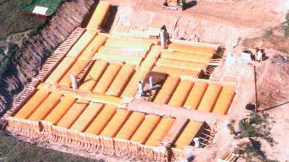 42 okul otobüsü sığınak oldu