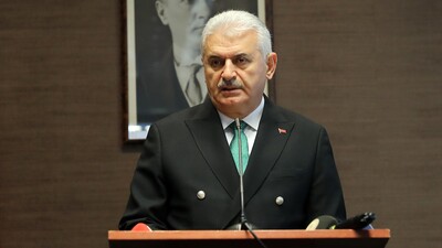 Başbakan Yıldırım: Türkiye, bütün varlığıyla depremzedelerin yanında