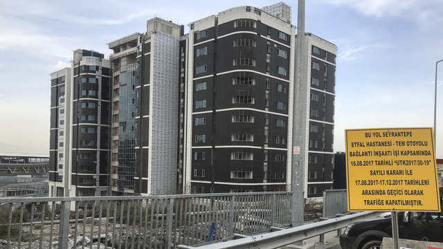 Seyrantepe'deki hastane inşaatında kaza: 2 işçi asansör boşluğuna düştü
