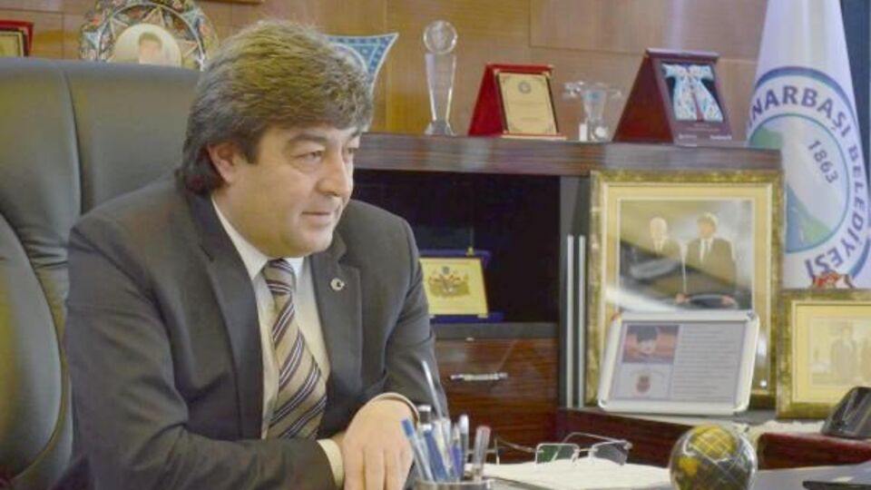 MHP'de bir ilçe belediye başkanı daha istifa etti