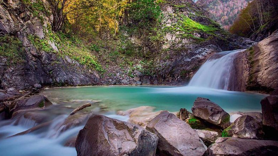 Türkiye'nin saklı güzelliği! Turkuaz rengiyle görenleri hayran bırakıyor