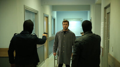 Çolak giderek kontrolsüz bir hale gelir...