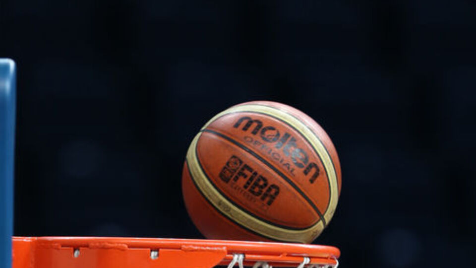 Anadolu Efes, Maccabi FOX deplasmanında