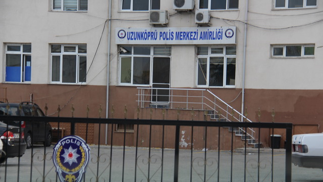 Emniyet müdürü ve polislere yumruklu saldırı