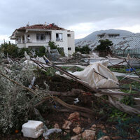 Antalya'da hortum yıktı geçti! 31 yaralı