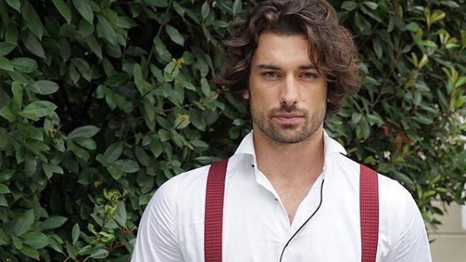 Ünlü oyuncu hastaneye kaldırıldı