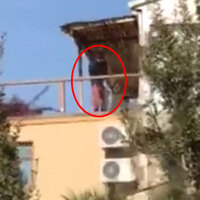 Tanem Sivar'ın köpeklerini öldürmekle suçlanan komşunun şok görüntüleri!