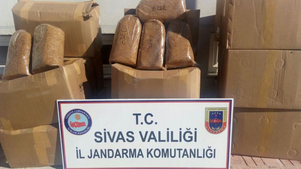 Kargo kamyonunda 4 ton kaçak tütün bulundu