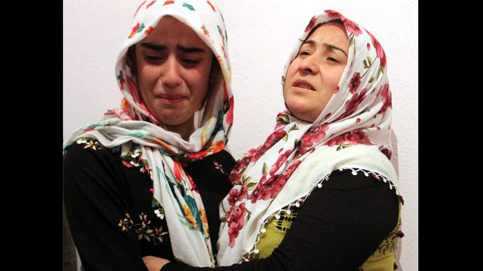 9 aydır her gün bir su bardağı kan kusan kıza teşhis konulamıyor!