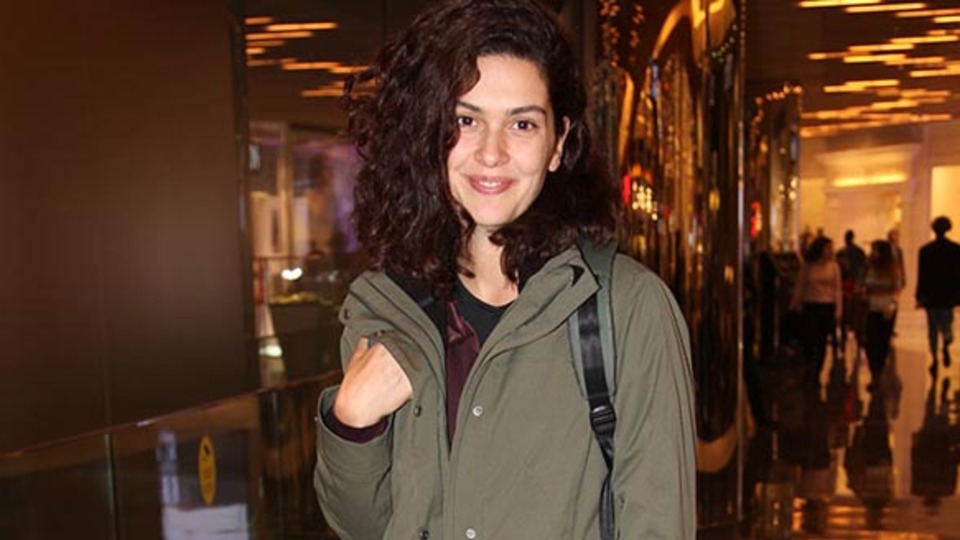 Makyajsız güzelliği dikkatlerden kaçmadı