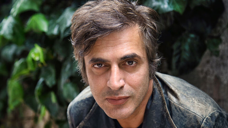 Alkolle başı dertte olan Teoman yardım alıyor