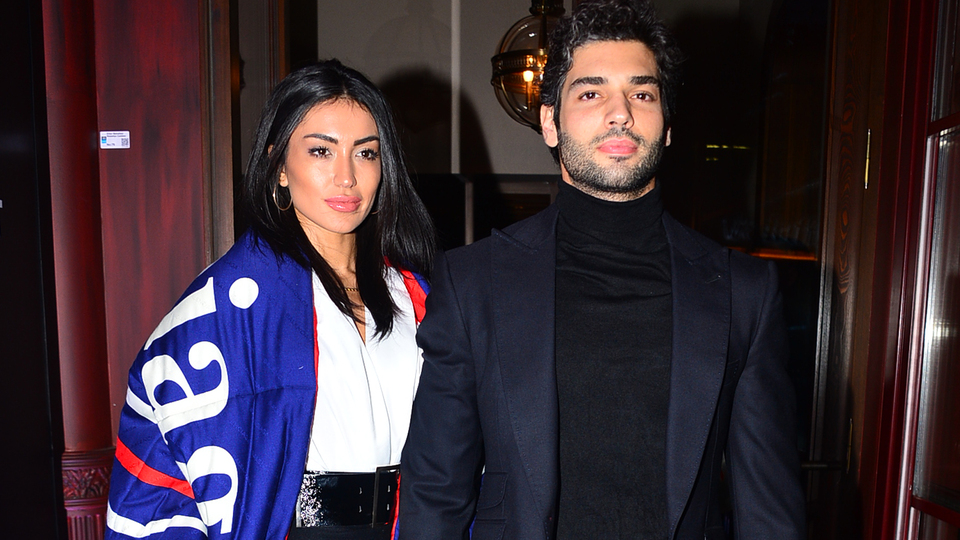 Plaj düğünü istiyor!