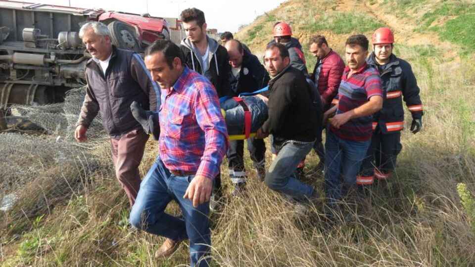 Tel örgüleri parçaladı, metrelerce sürüklendi!