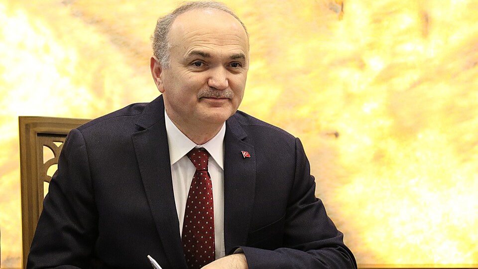 Bakan Özlü'den yerli otomobil konusunda Karabük'e yeşil ışık