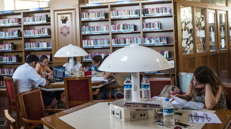 Türkiye'de üniversite eğitimi genç işsizliğini tetikliyor mu?