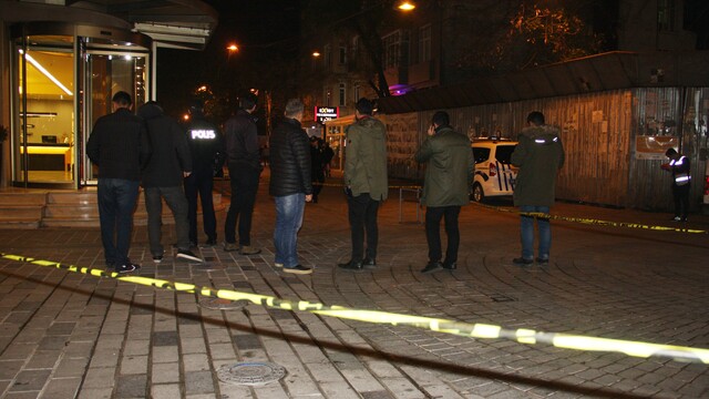 Taksim'de silahlı saldırı! 'Palalı' ayağından vuruldu