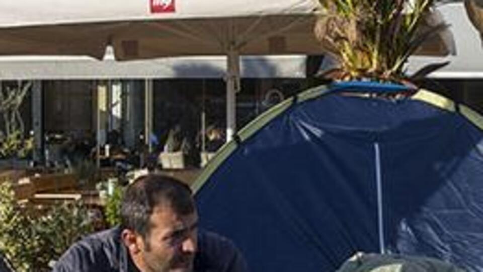 Midilli'de sığınmacı karşıtı gerginlik