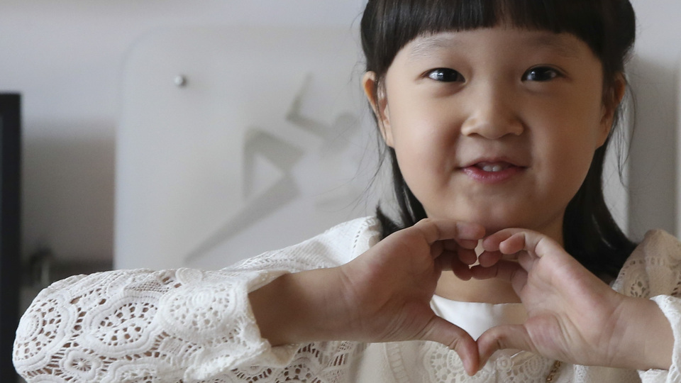 Çocuk Ayla, yemek paralarını UNICEF'e bağışladı