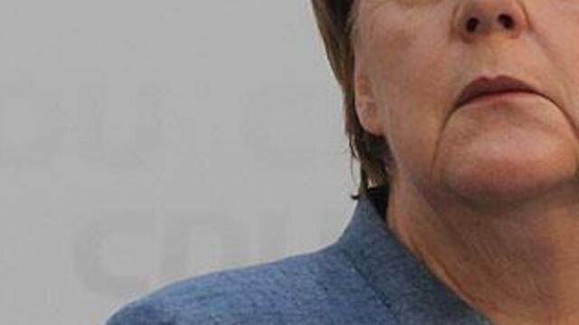 Almanya Başbakanı Merkel'e istifa çağrısı