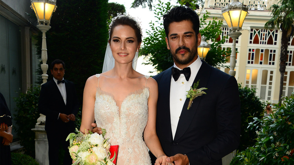 "O gelinliği Fahriye Evcen istedi"