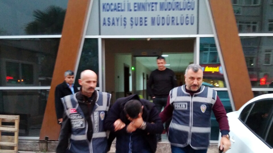 Sahte subay yakalandı!