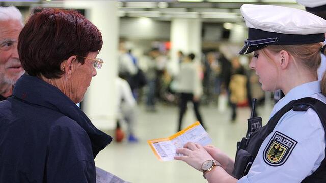 Alman havalimanlarına Yunan polis yerleştirilecek