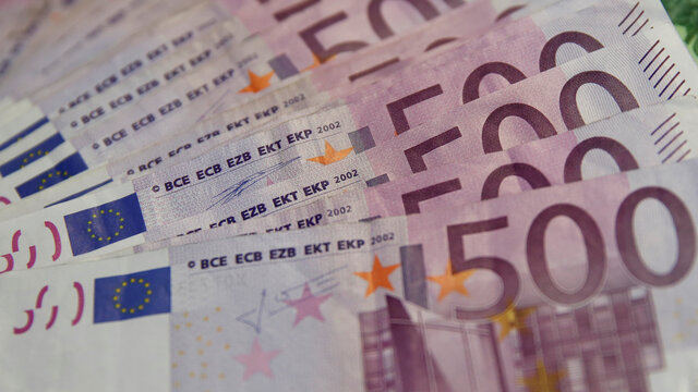 Euro tarihi zirve! Dolarda neler oluyor?