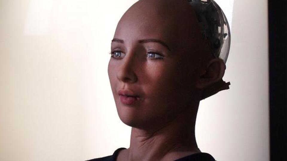 Dünyanın ilk vatandaş robotu Sophia, kızı olursa kendi ismini verecek