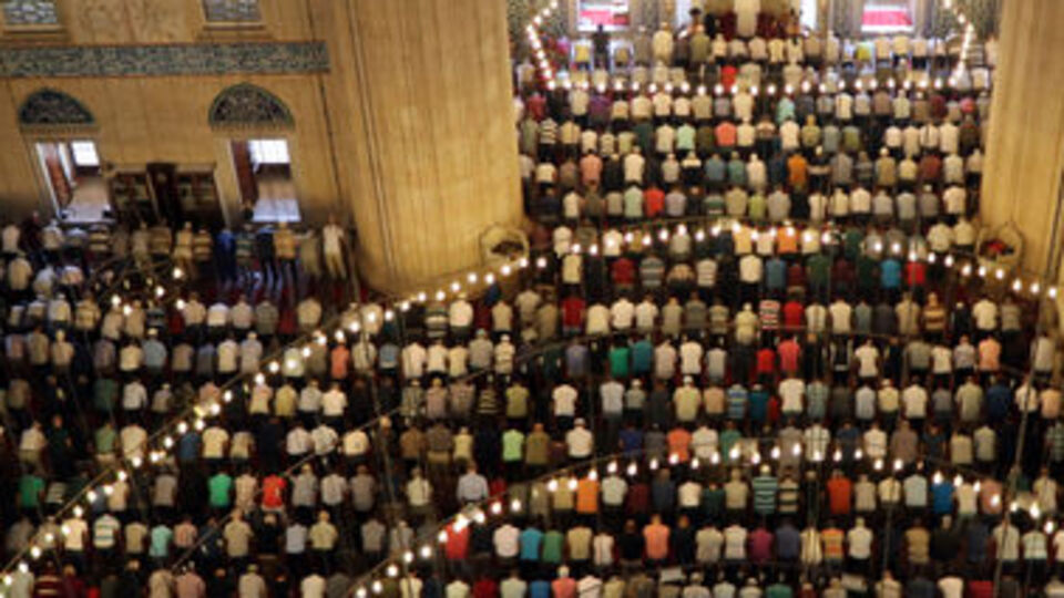 İstanbul'da Cuma namazı saat kaçta?