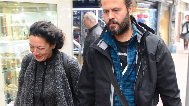İlk kez el eleler