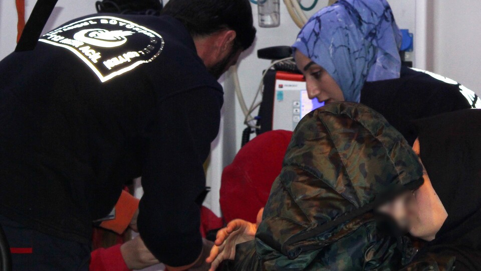 Kardeşinin beşiğini yaktı, ev küle döndü