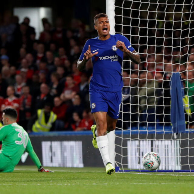 Fenerbahçe'nin sol beki Chelsea'den geliyor