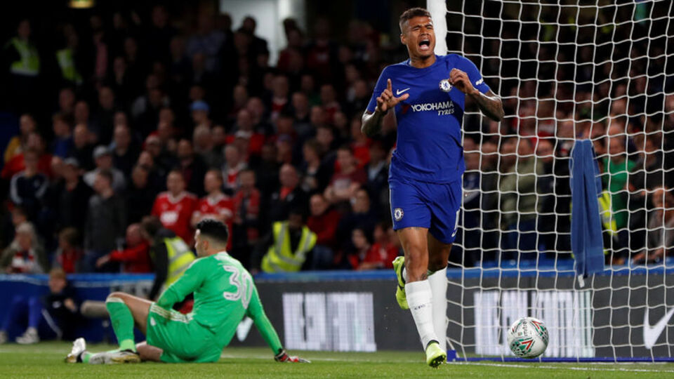 Fenerbahçe'nin sol beki Chelsea'den geliyor