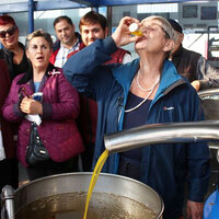 Prof. Canan Karatay 7'den 77'ye herkese önerdi: "Su içer gibi için"