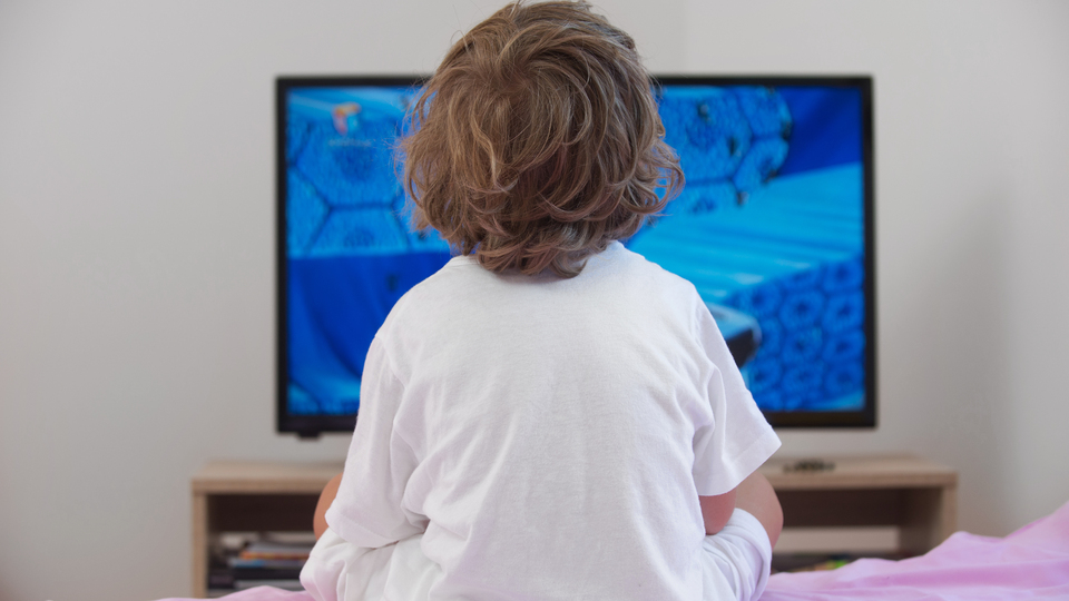 Televizyon ve bilgisayar obez nesli tetikliyor!