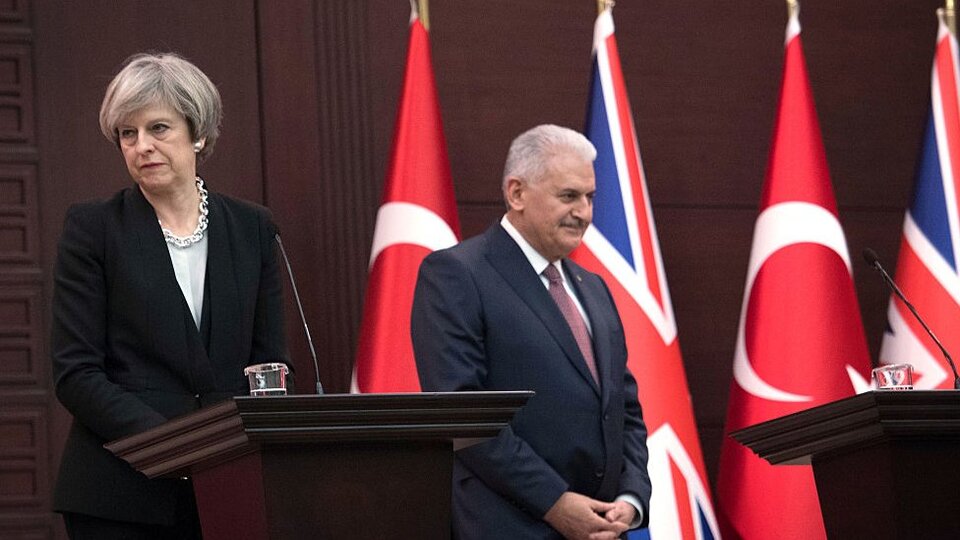 Guardian: Yıldırım, İngiltere'den Gülen bağlantılı kişilerin iadesini isteyecek