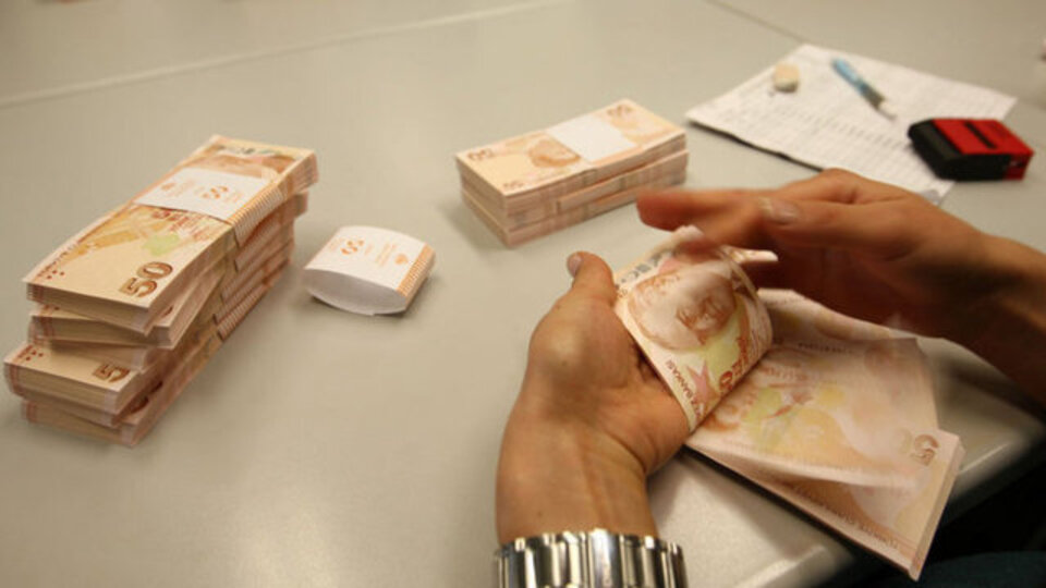 Rekabet Kurumu'ndan iki bankaya ceza geldi