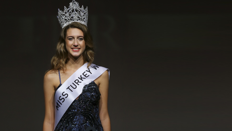 Tacı geri alınan Itır Esen ifade verdi