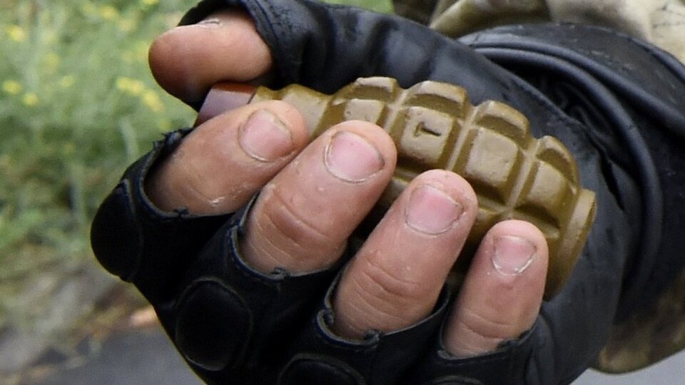 Ukrayna: Cinayet duruşmasında iki el bombası atıldı