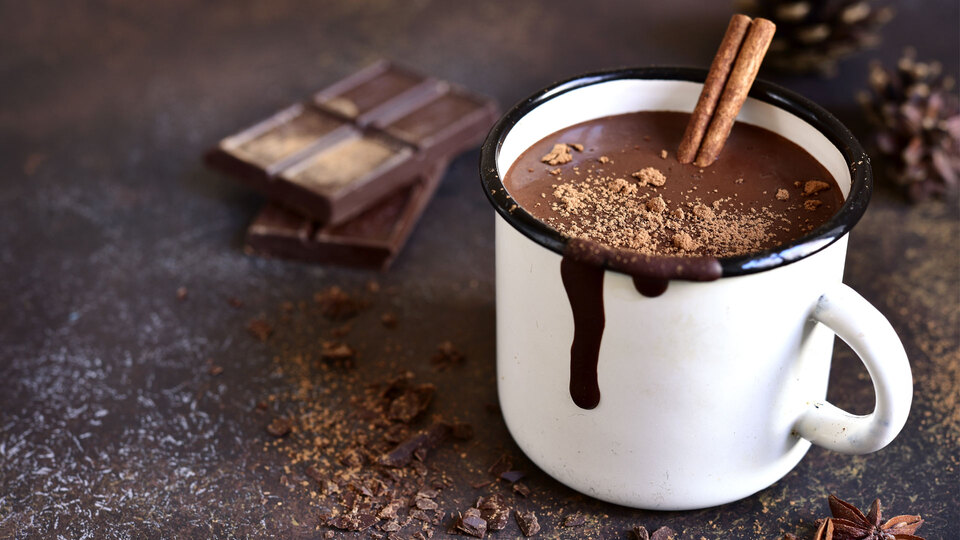 Sıcak çikolatayı sevip, kilo almaktan korkanlara tüyolar!